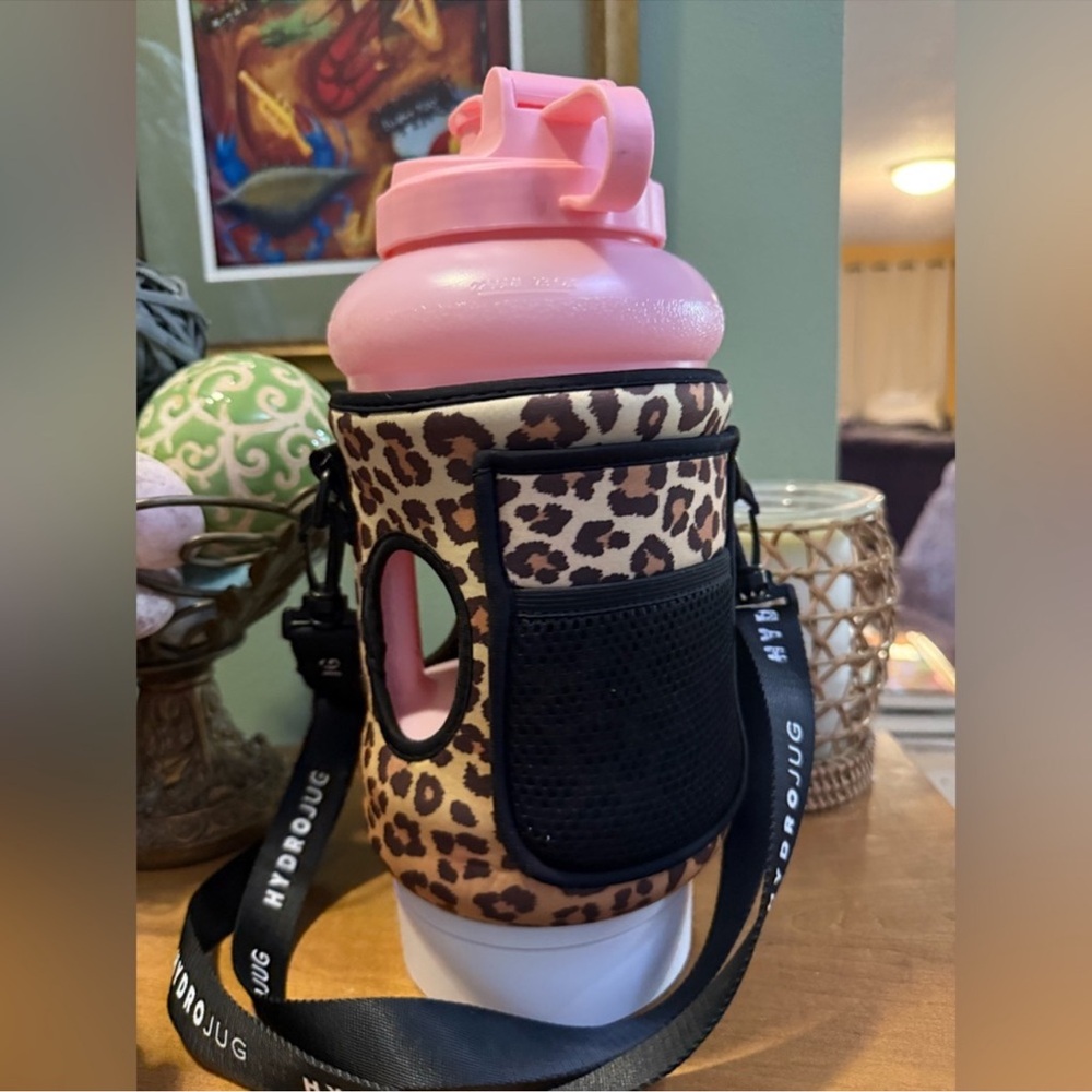 HydroJug Pink water Bottle with straw Leopard
Adjustable Carrying Strap Sleeve - Picture 8 of 16